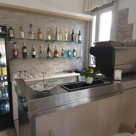 Ferrara カットーリカ